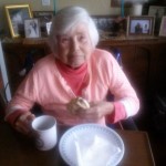 2015 Having breakfast